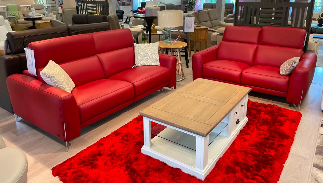 Canape Moderner En Cuir Rouge Pied Alu